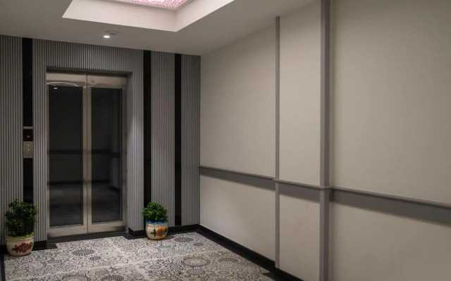 Zibe Luxe Kakinada by GRT Hotels