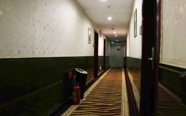 Zhuhai Xinhualian Business Hotel