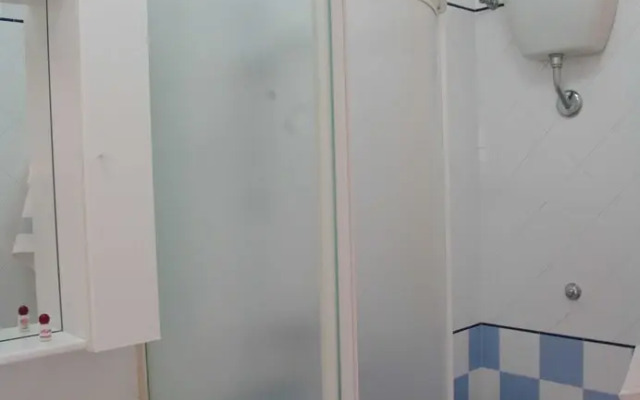 Spacious Apartment for 4 People in Residence
