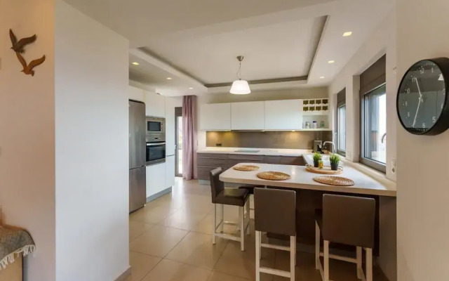 Luxury Villa Kopsas