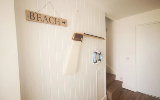 87 Marineside Beach Side Property With Stunning sea Views