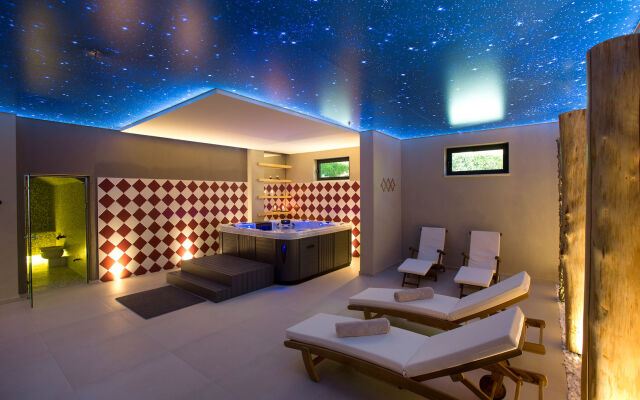 Atlantis Beach Hotel