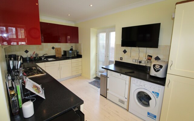 Beautifully Presented Three Bedroom House in Poole