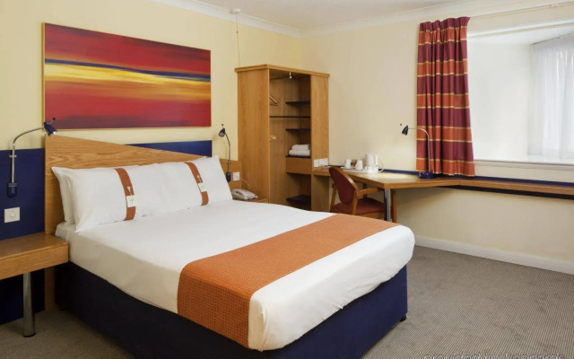 Holiday Inn Express Milton Keynes by IHG