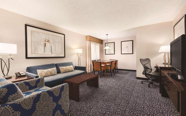 Embassy Suites Louisville East