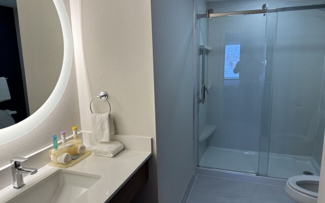 Newmarket Hotel & Suites