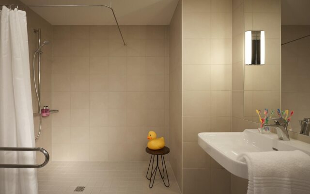 Moxy Aberdeen Airport