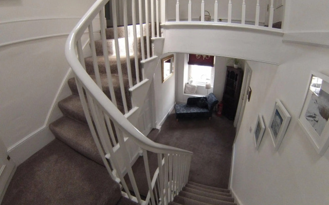 Ty Helyg Guest House