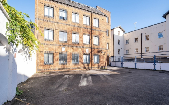 Reading Town Centre 1 & 2 Bdrm Apartment