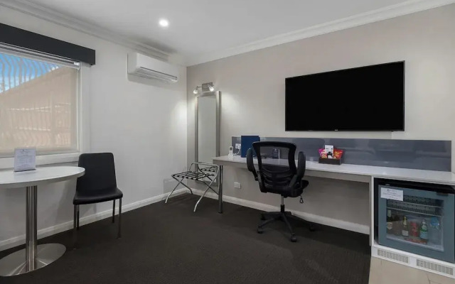 Bluegum Dubbo by Travellers