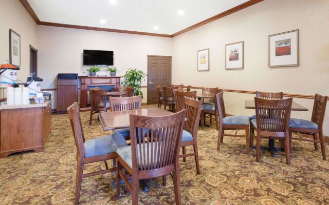 Comfort Inn & Suites Tempe Phoenix Sky Harbor Airport