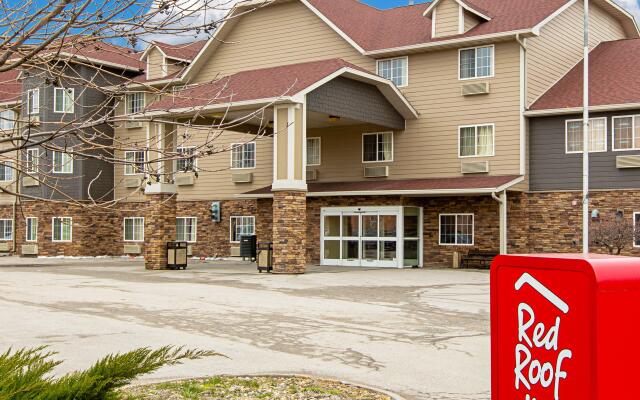 Red Roof Inn & Suites Omaha - Council Bluffs