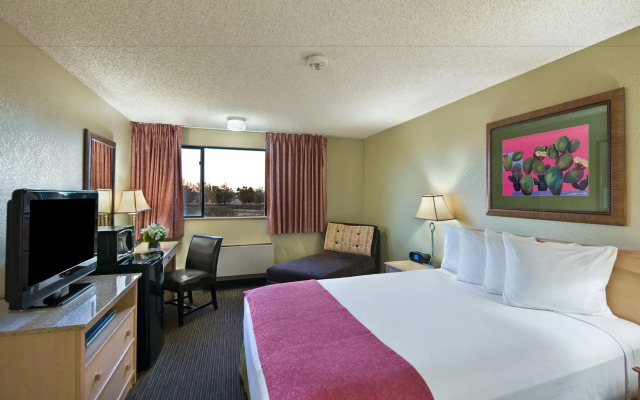 Oxnard Inn Lancaster