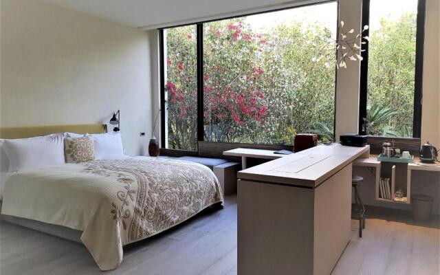 Aroundthetree Hermitage Manor