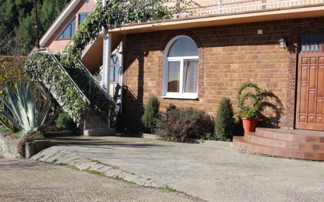 Veranda Plus Guest House