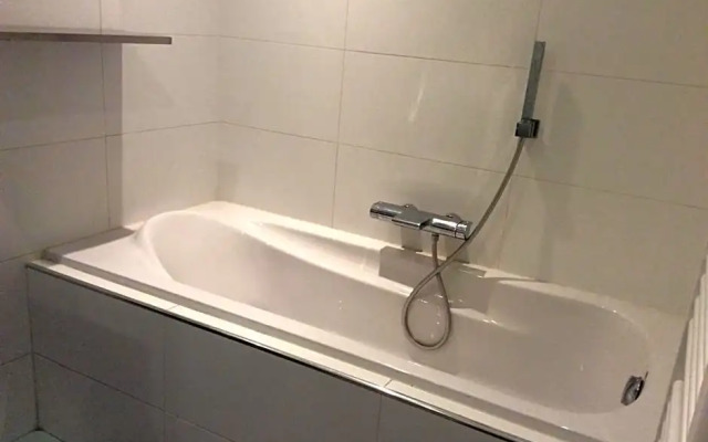 Villa Laurelin, Lothorien