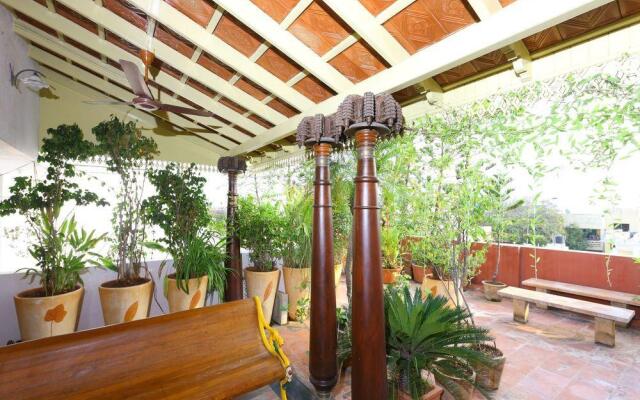 OYO Home 10911 Sea View 3BHK White Town