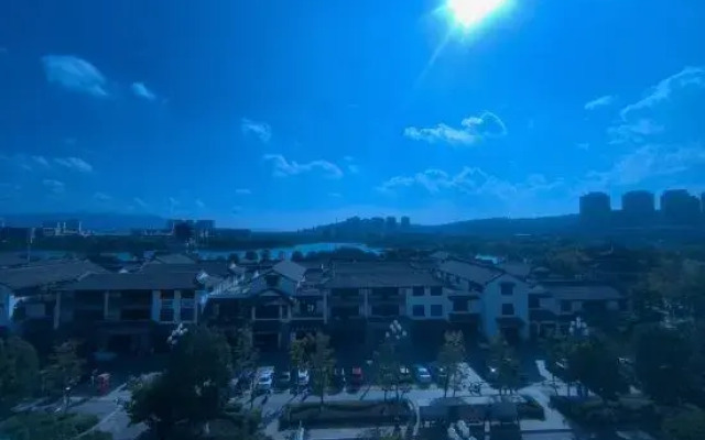Ford Land Hotel