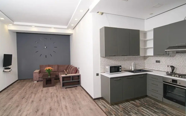 Elegant Suite by Sweet Home