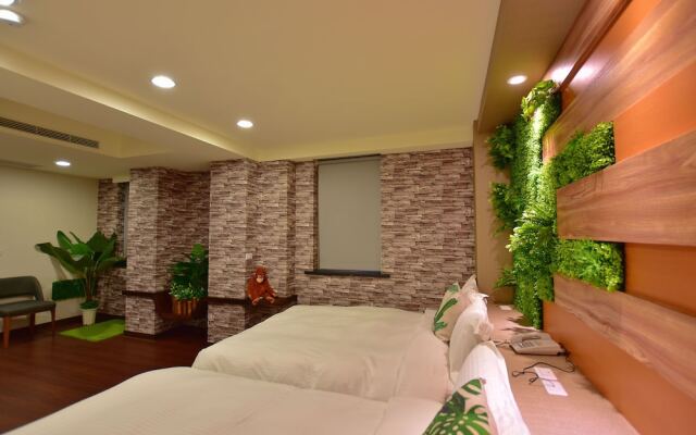 Ruocing Hot Spring Hotel