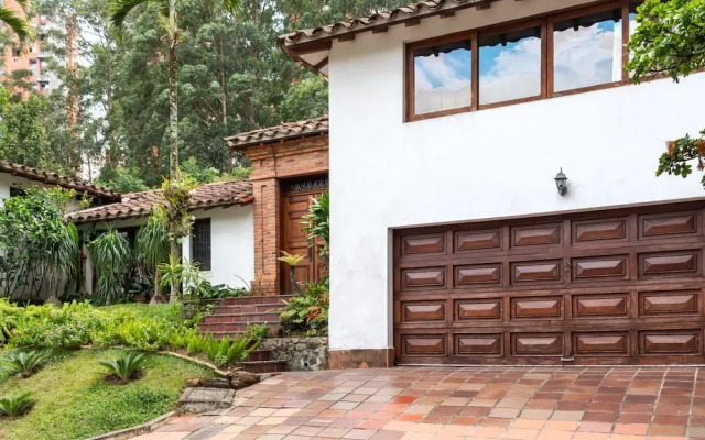 Amazing 4BR With Incredible Terrace in Medellin