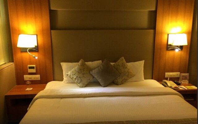 Royal Orchid Central, Vadodara