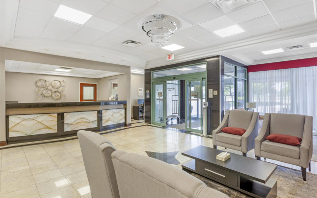 Best Western Plus Travel Hotel Toronto Airport