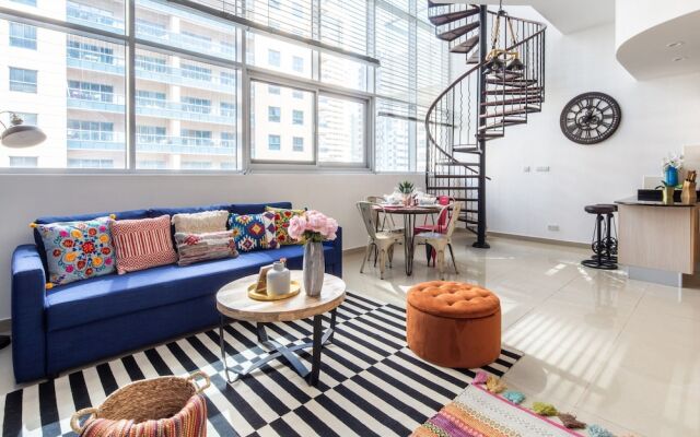 Lively & Spacious 1BR Loft in Dubai Marina