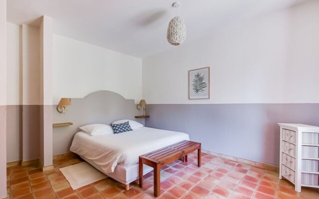 Secluded Holiday Home in La Croix Valmer Near Seabeac