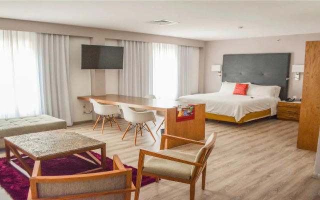 Stain Loft & Suites