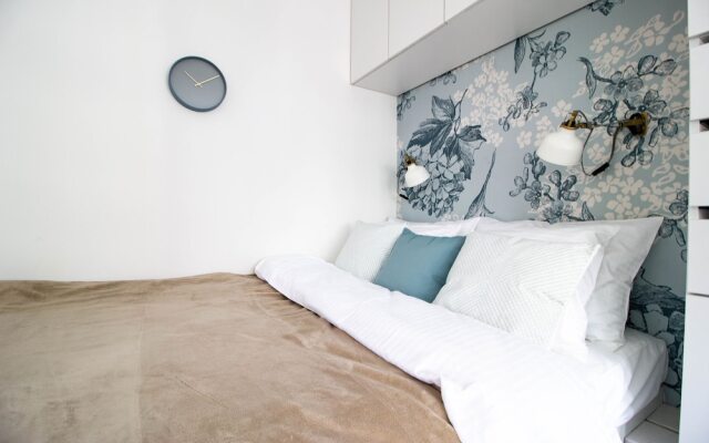 Powisle Riverside Apartment