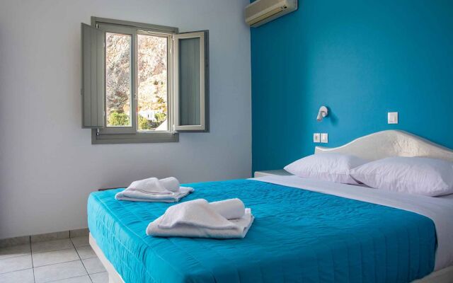 Sail Inn Studios & Apartments