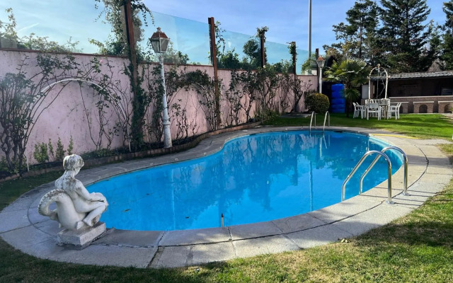 Luxurious 5 Bedroom Apartment in Moncloa-Aravaca