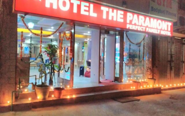 Hotel The Paramont, Delhi