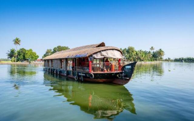 OYO 28401 Relax In Kerala Diamond Houseboat