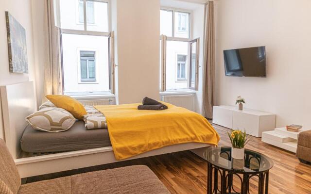 Peaceful 1BR Apt. near Metro Station Längenfeldg.