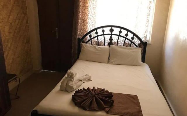 Caravan Hotel