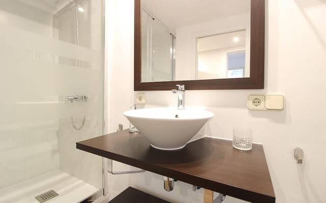 Luminous Apartment in Chueca Allôhousing