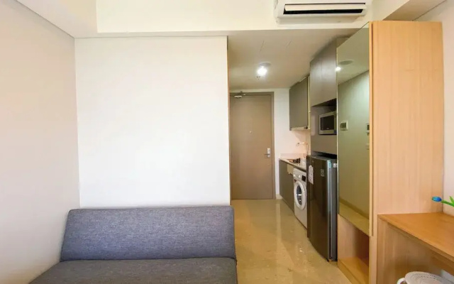 Comfort And Great Location Studio At Gold Coast Apartment