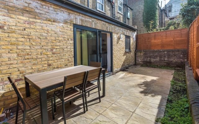 Cosy 2 Bedroom Garden Flat in Battersea/clapham