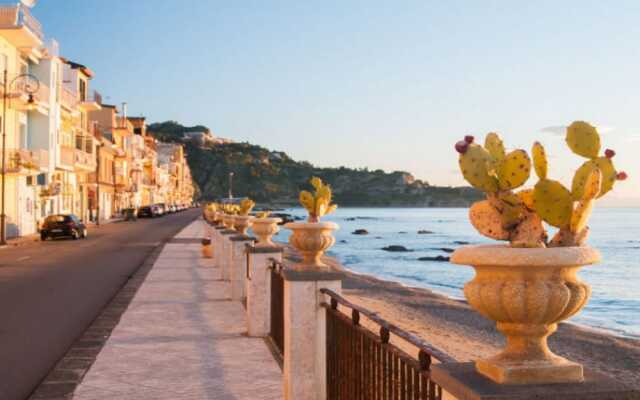 Giardini House 300meters From Sea