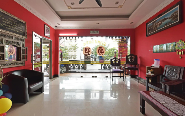OYO 90792 Hezza Inn