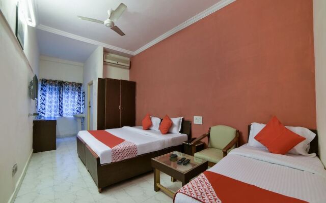 OYO 16533 Hotel Sudarshan