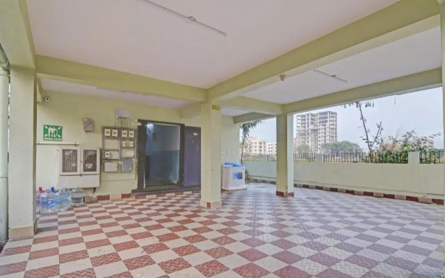 OYO Flagship 80584 Royal Residency