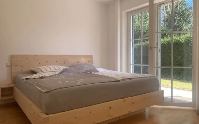 Holiday Apartment Paradise by the Lake