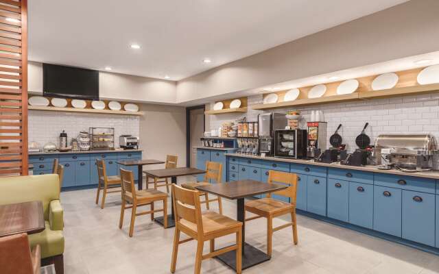 Country Inn & Suites by Radisson, Big Flats (Elmira), NY