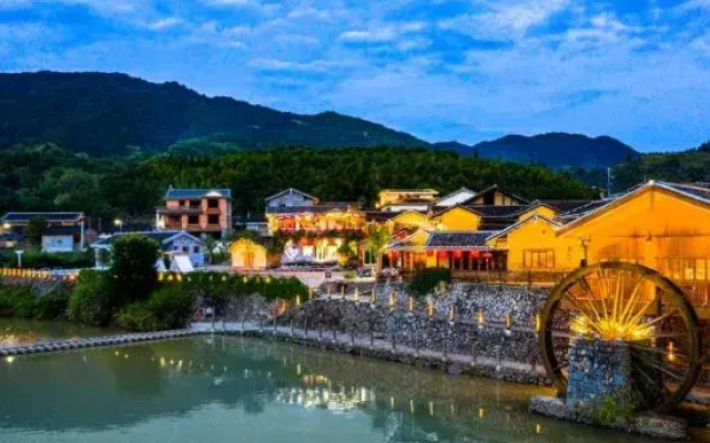 Waiting For You at Yunshuiyao Inn