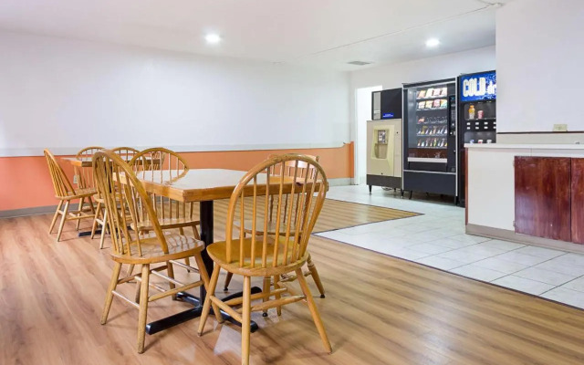 Country Hearth Inn And Suites