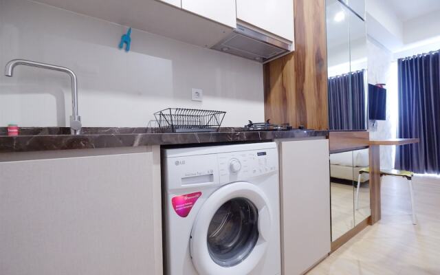Comfortable Studio Puri Mansion Apartment