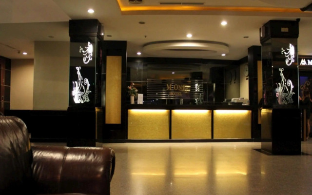 M One Hotel